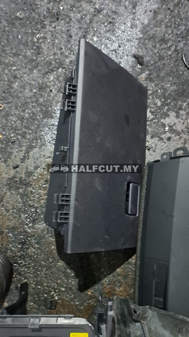 TOYOTA ALTIS ZRE211 NEW GLOVE BOX