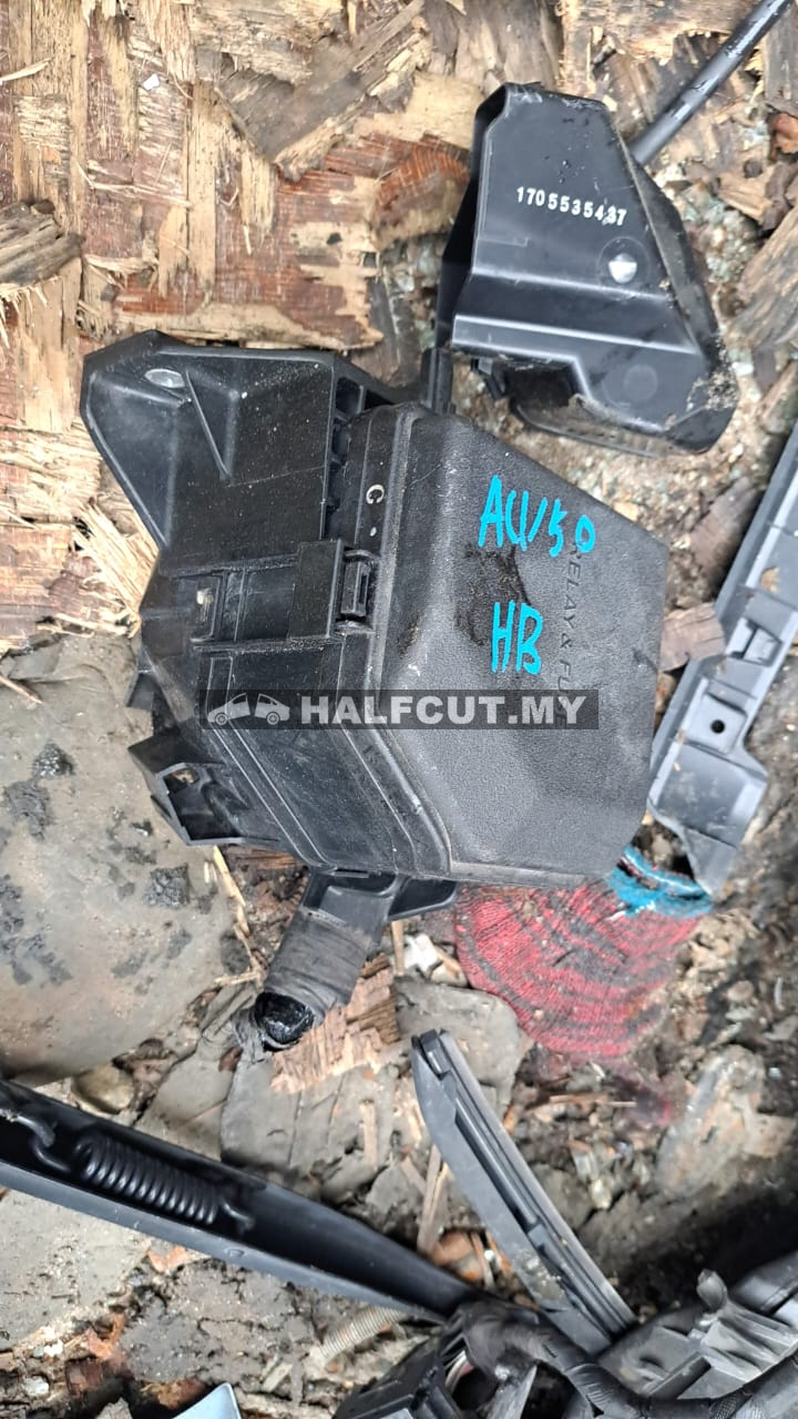 TOYOTA CAMRY ACV50 HB FUSE BOX WAYA
