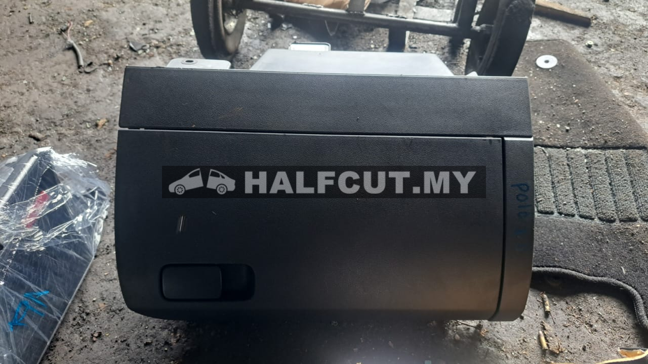 VOLKSWAGEN POLO 1.6 GLOVE BOX