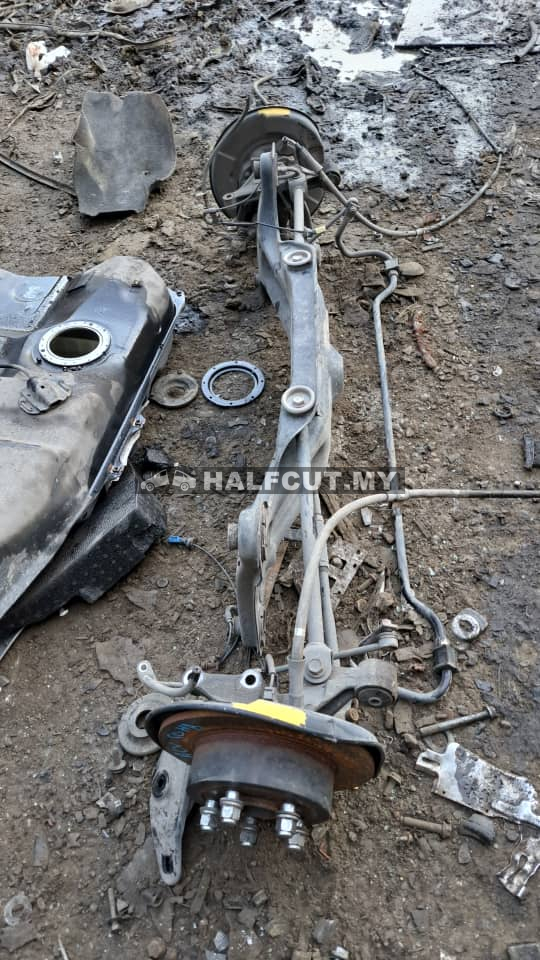 TOYOTA CAMRY ACV50 HB REAR AXLE