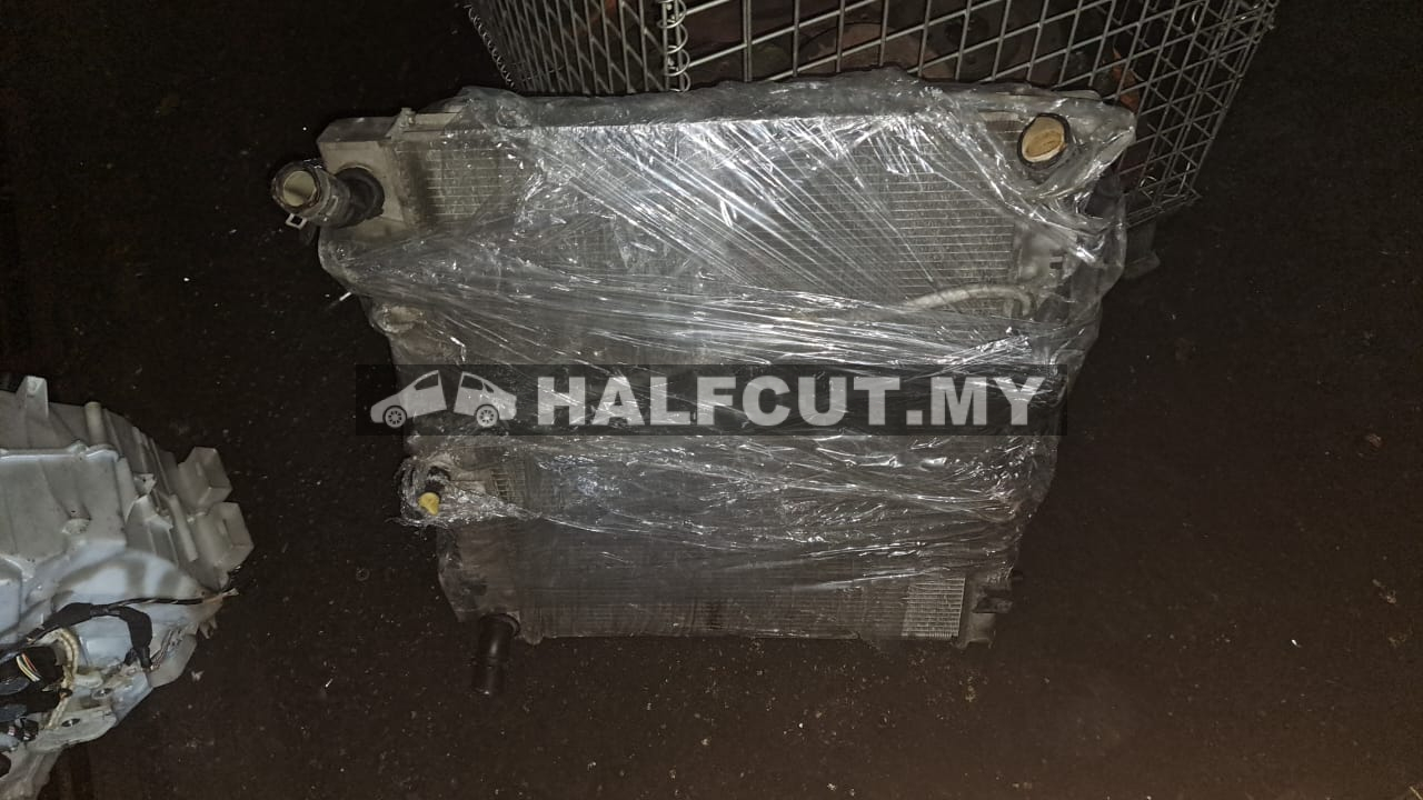 TOYOTA HICE KDH200 RADIATOR