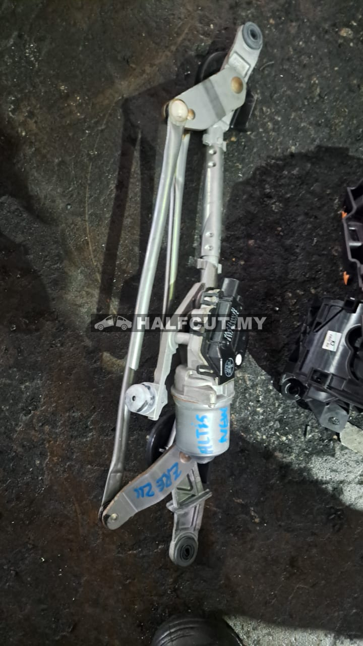 TOYOTA ALTIS ZRE211 NEW WIPER LINK