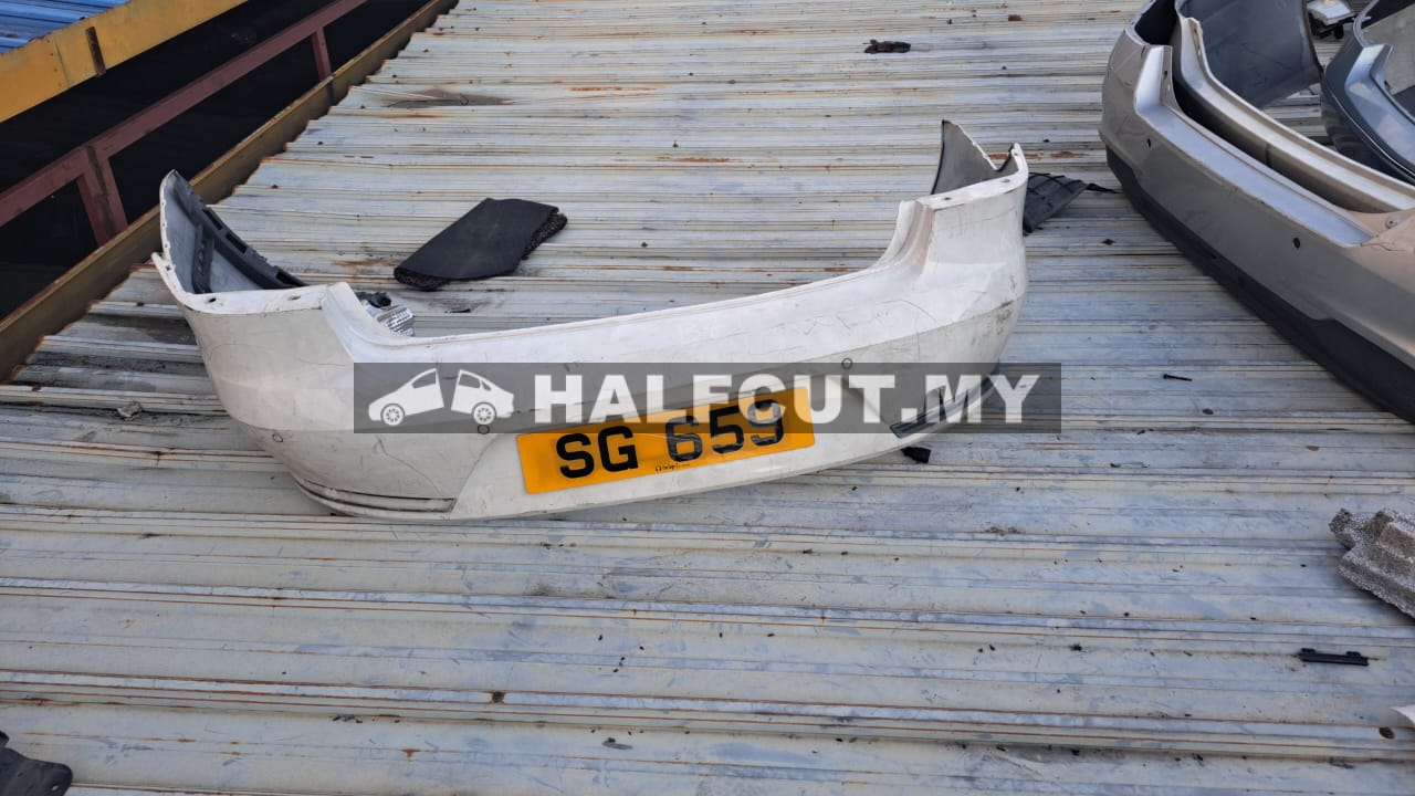 VOLKSWAGEN PASSAT B7 REAR BUMPER