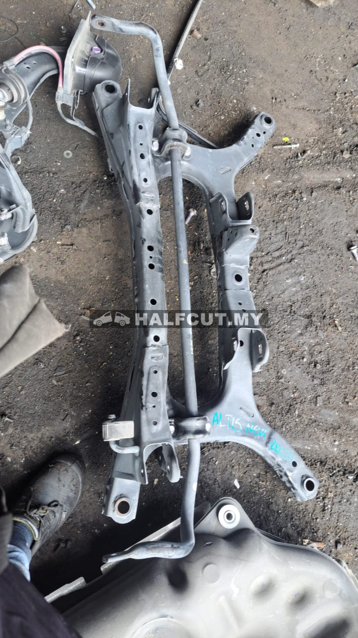 TOYOTA ALTIS ZRE211 NEW REAR CROSSMEMBER