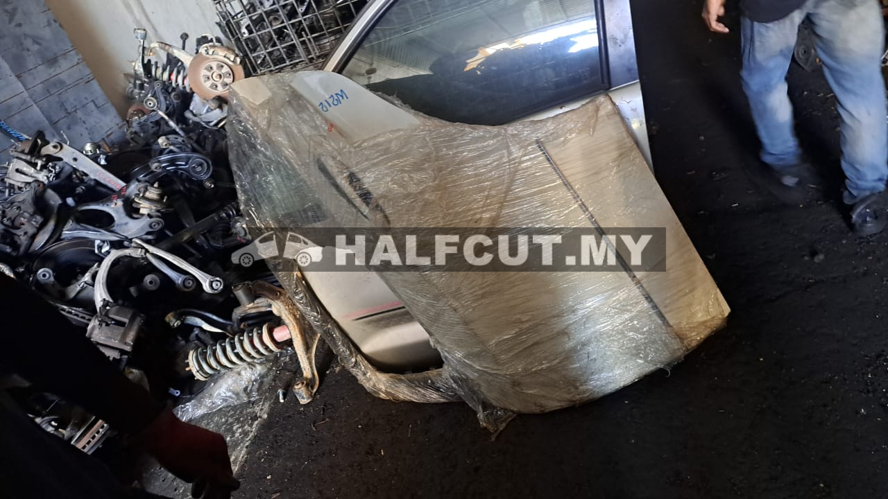 MERCEDES BENZ W212 REAR DOOR R/L