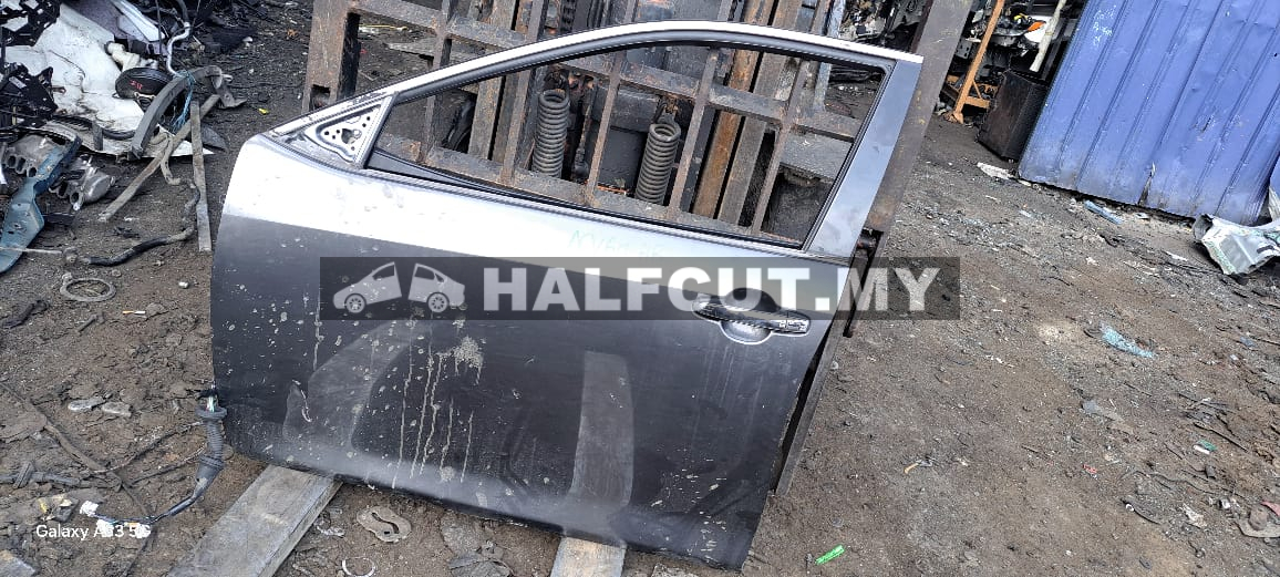 TOYOTA CAMRY ACV50 HB FRONT DOOR F/L