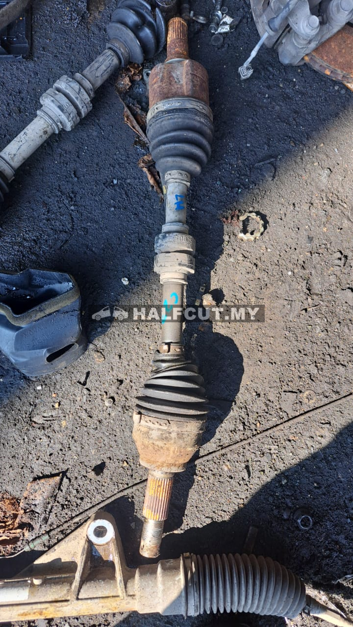 NISSAN SERENA C27 FRONT DRIVE SHAFT LH