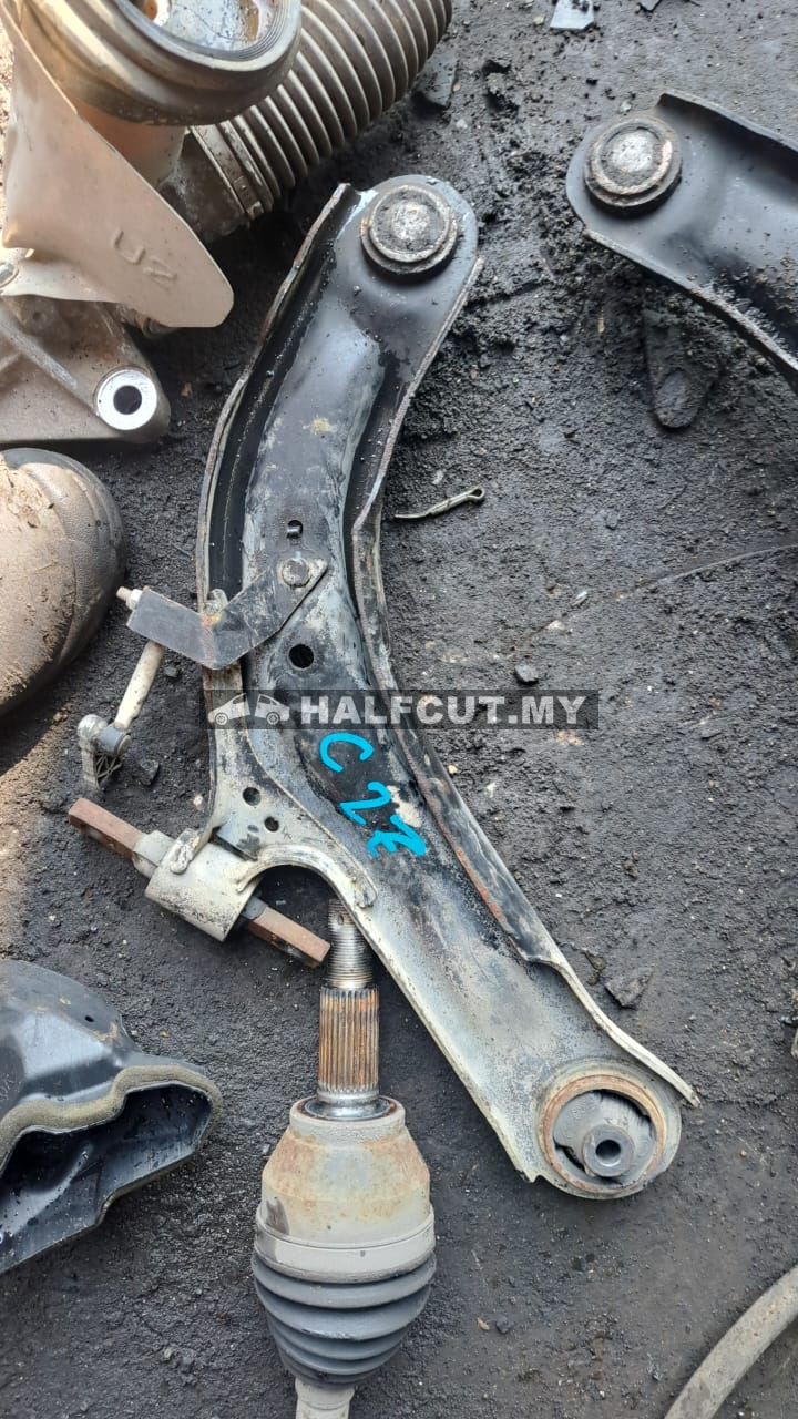 NISSAN SERENA C27 FRONT LOWER ARM RH