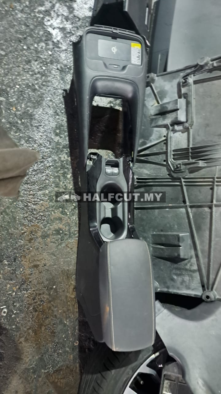 TOYOTA ALTIS ZRE211 NEW CONSOLE BOX