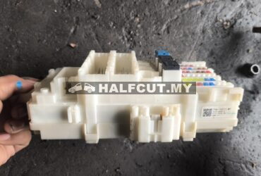 HONDA JAZZ T5A FUSE BOX (T5A -U211-M1)