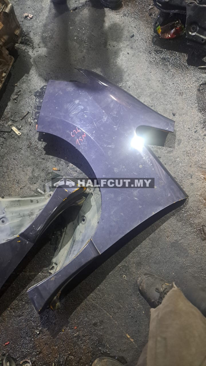NISSAN SERENA C26 FRONT FENDER LH