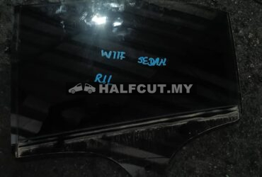 MERCEDES BENZ W117  REAR WINDOW GLASS R/L