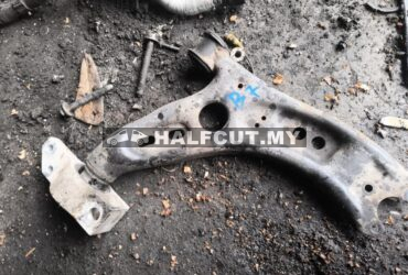 VOLKSWAGEN PASSAT B7 FRONT LOWER RH