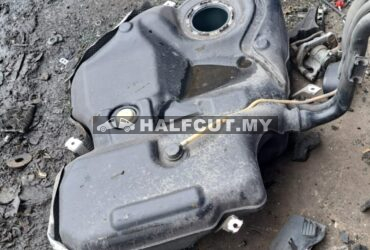 VOLKSWAGEN PASSAT B7 PETROL TANK