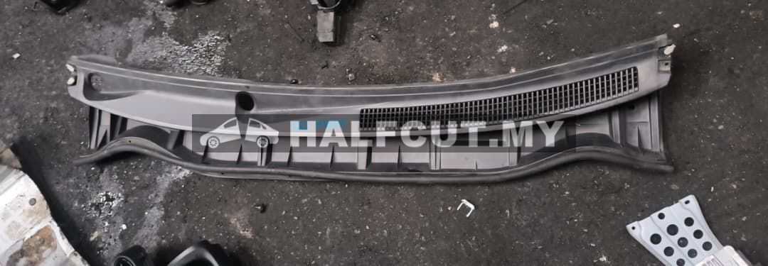 TOYOTA WISH 20 WIPER COVER