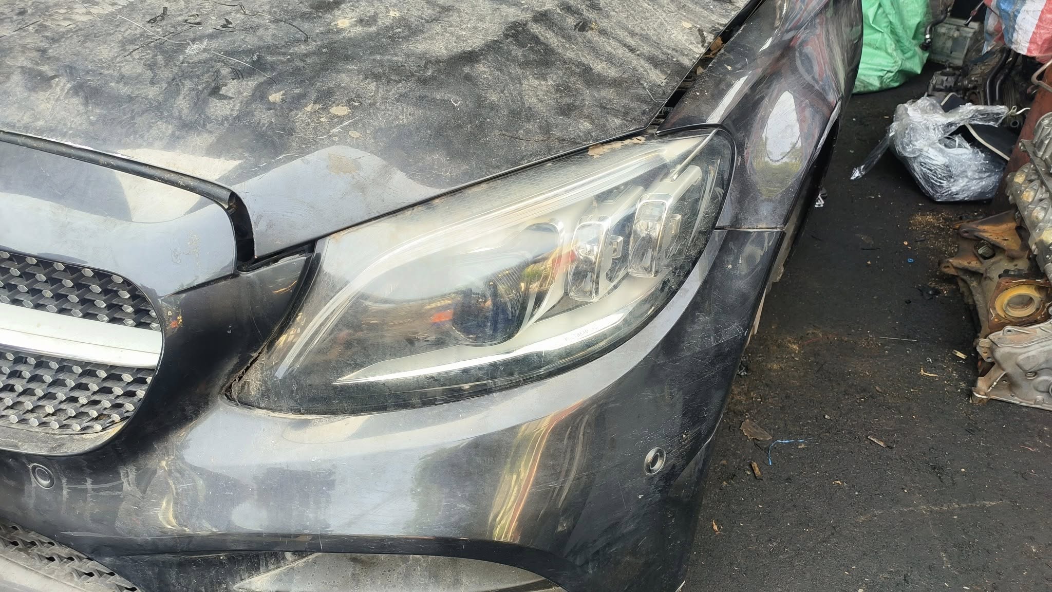 Mercedes Benz W205 facelift Half Cut ready stock Engine Model : M264 915