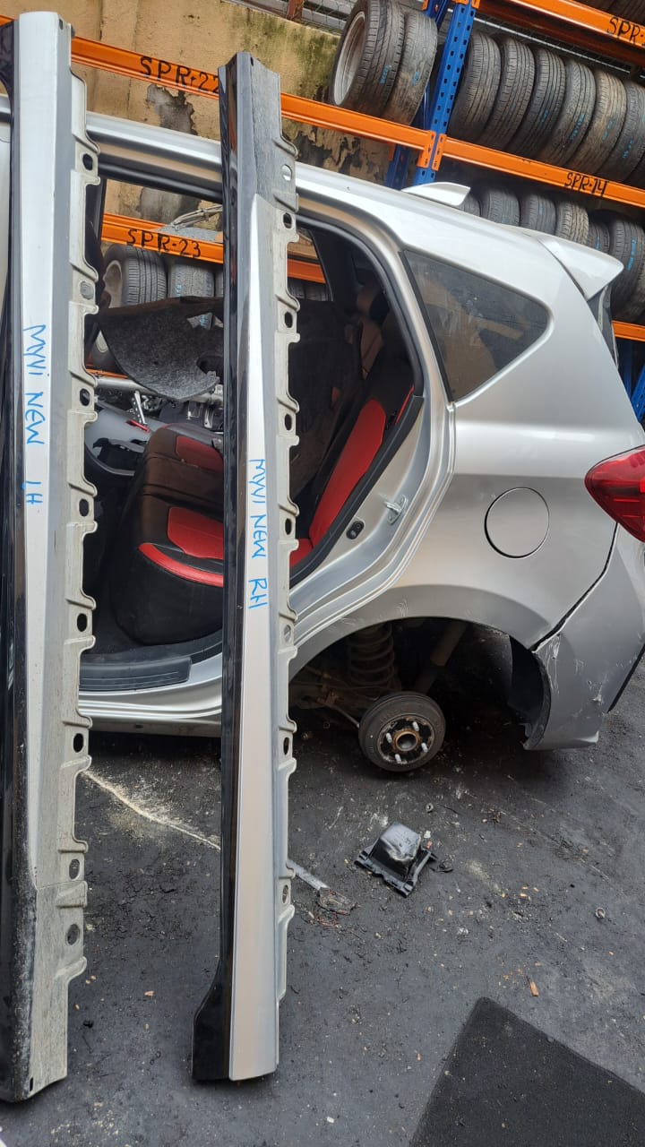 PERODUA MYVI NEW SIDE SKIRT RH