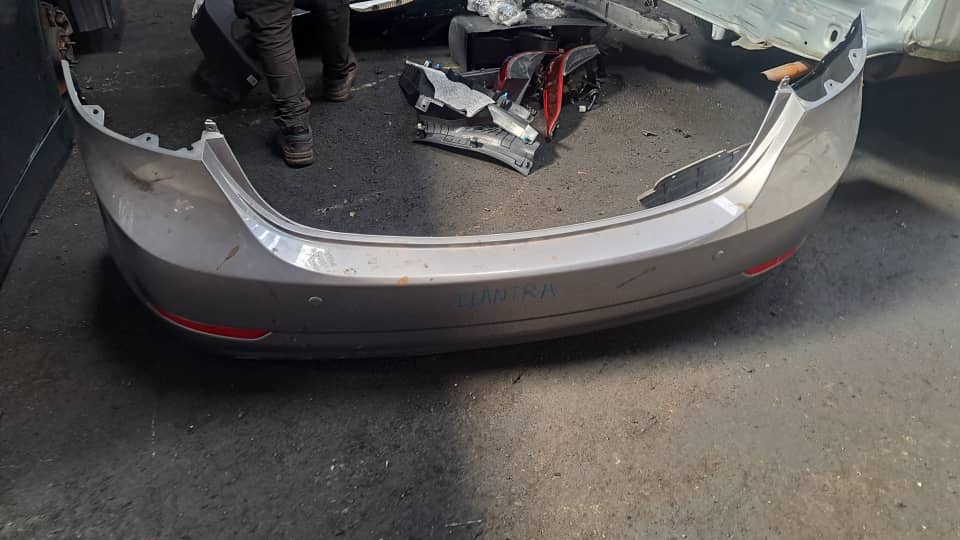 HYUNDAI ELANTRA REAR BUMPER
