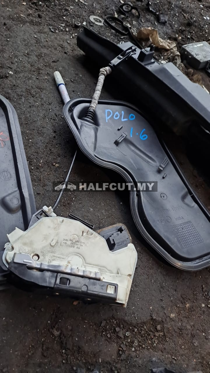 VOLKSWAGEN POLO 1.6 REAR LOCK R/L