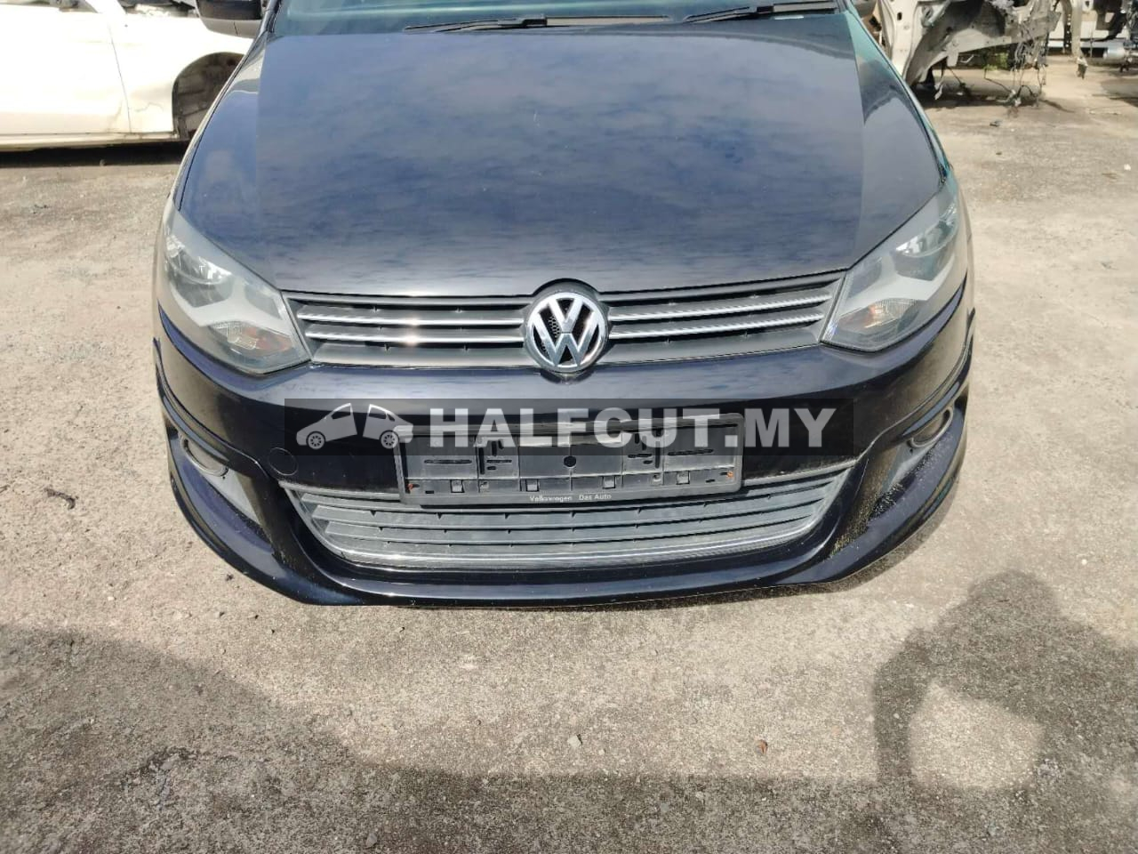 VOLKWAGEN POLO CLS 1.6 HALF CUT