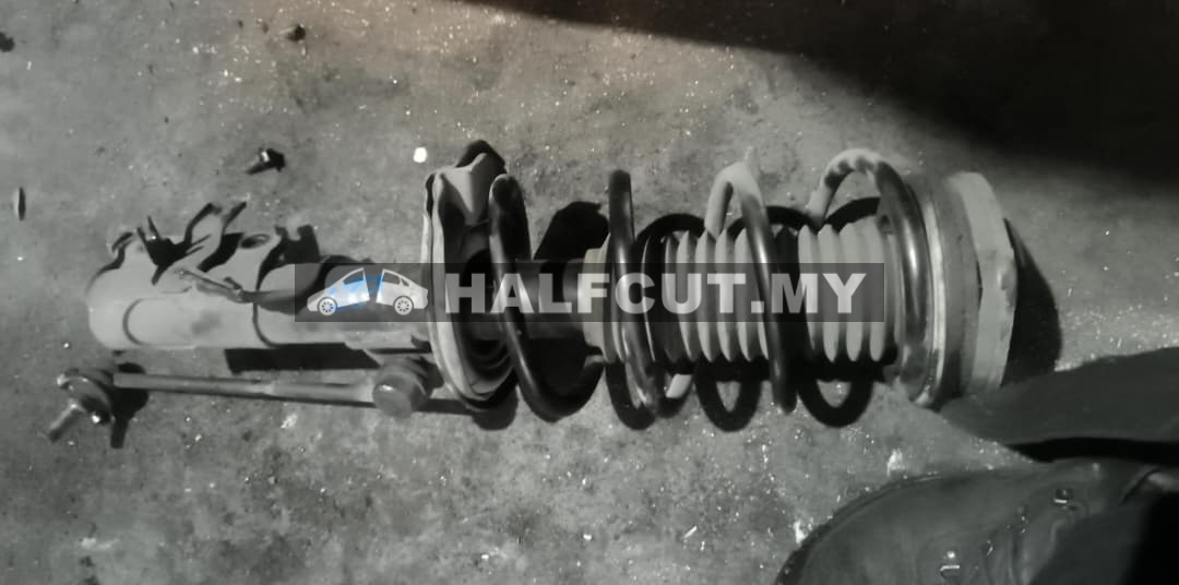 NISSAN SERENA C27 FRONT ABSORBER RH