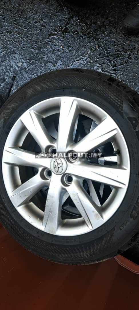 TOYOTA PRIUS C SPORT RIM R15
