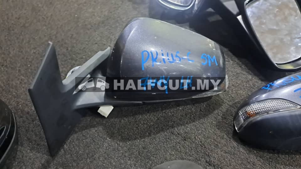 TOYOTA PRIUS C SM 7WY LH