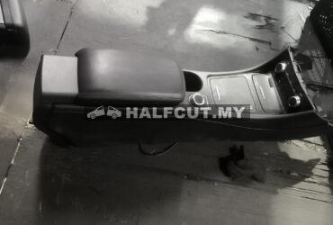 MERCEDES BENZ W176 CONSOLE BOX