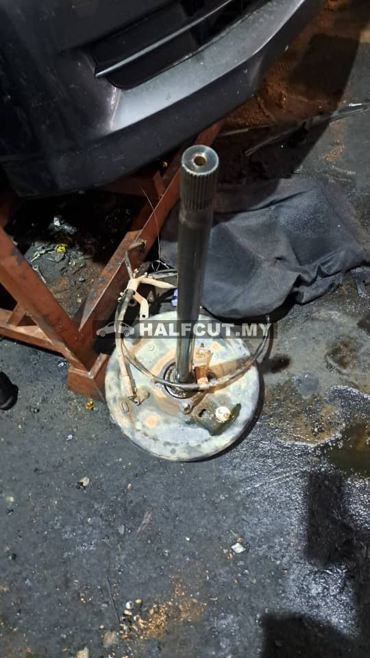 TOYOTA HILUX KUN26 REAR SHAFT LH