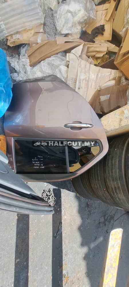 PERODUA BEZZA REAR DOOR R/R