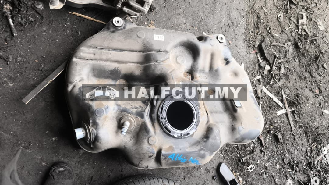 TOYOTA ALTIS  ZRE211 NEW PETROL TANK