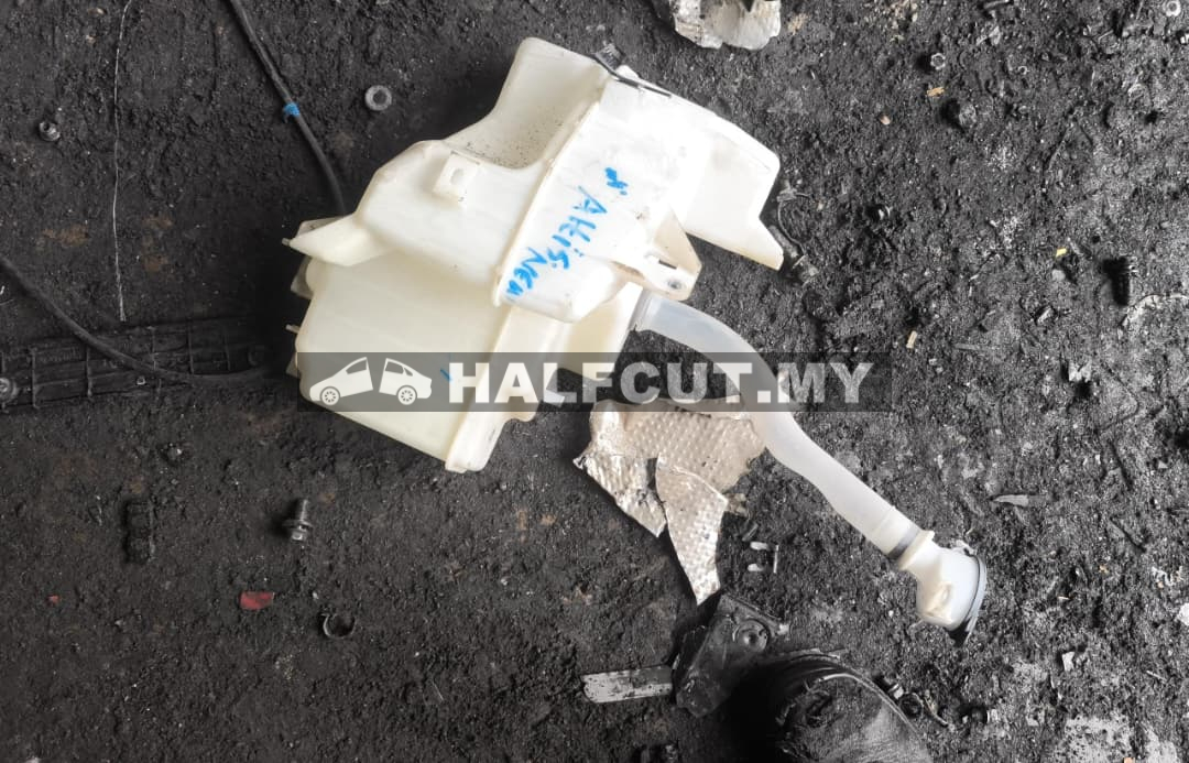 TOYOTA ALTIS ZRE211 NEW WIPER TANK