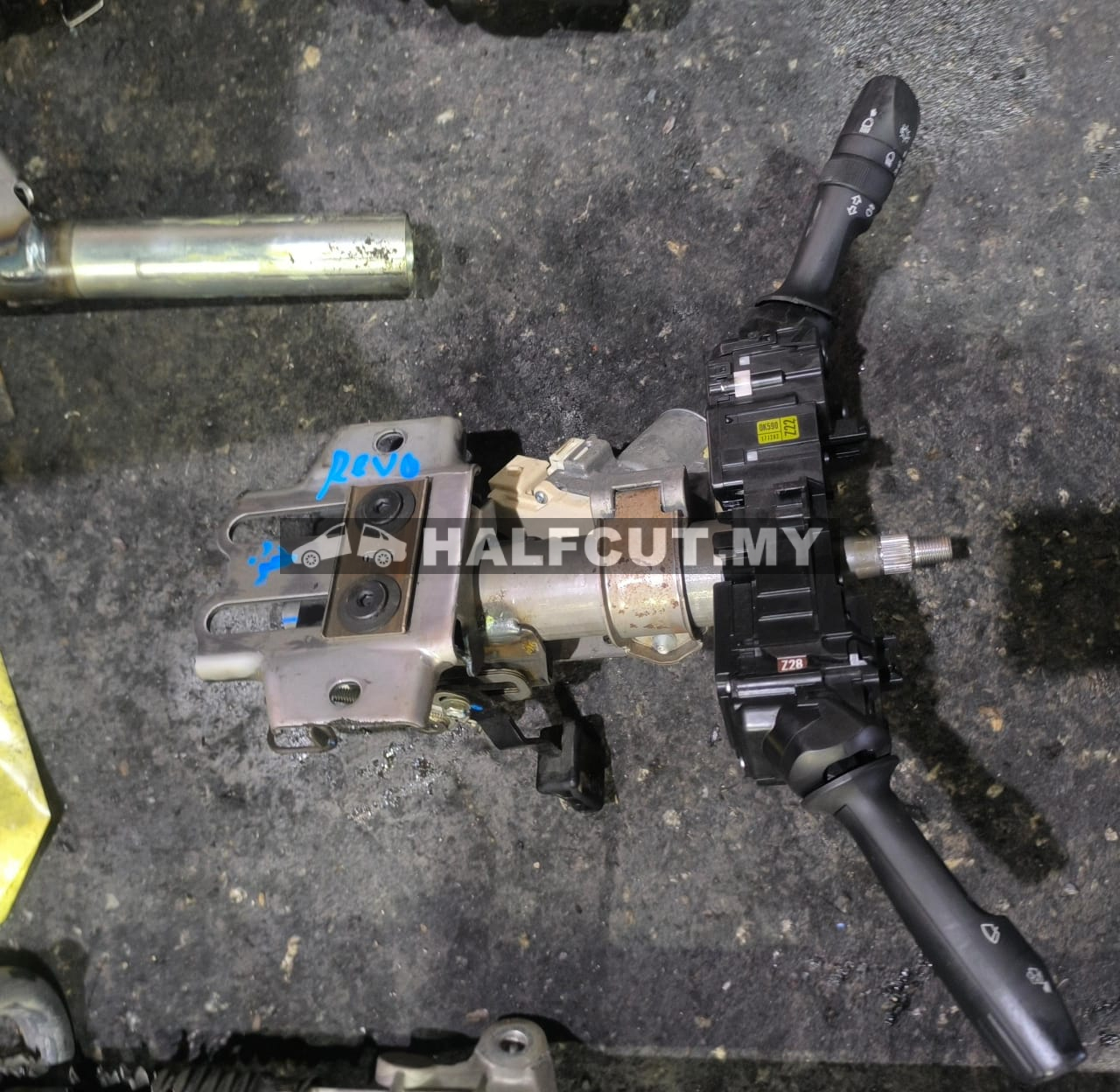 TOYOTA HILUX REVO STEERING SHAFT