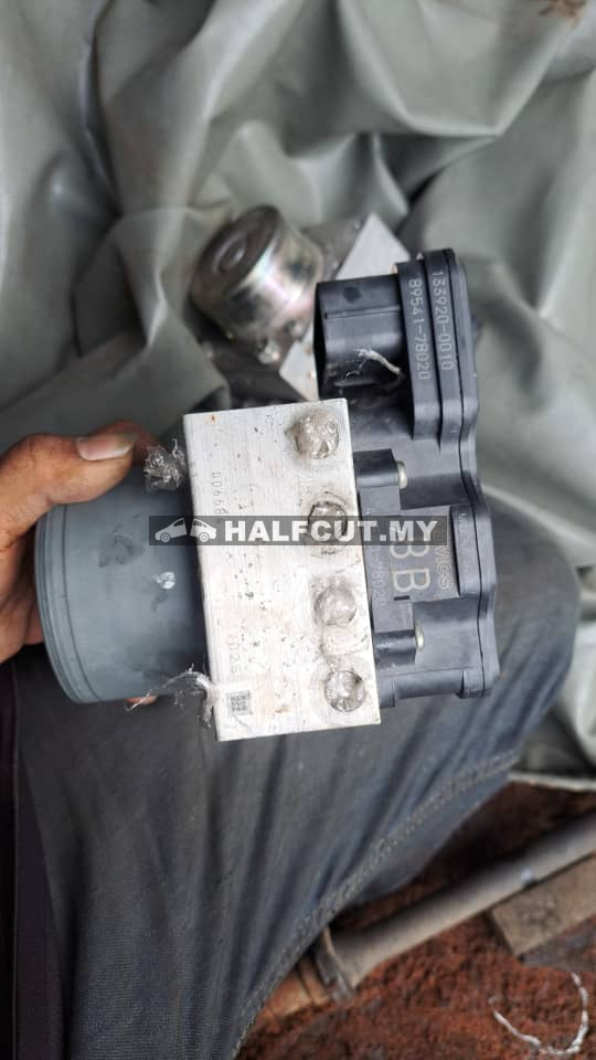 TOYOTA LEXUS NX200 ABS PUMP (44540-78020) 8B