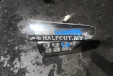 TOYOTA WISH 20 2ZR REFLECTOR LH