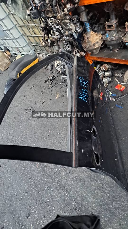 TOYOTA ALTIS 172 FRONT DOOR F/R