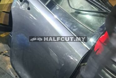 TOYOTA CAMRY ACV50 REAR DOOR R/R