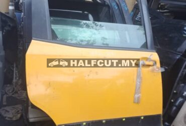 TOYOTA NOAH SIDE DOOR R/R