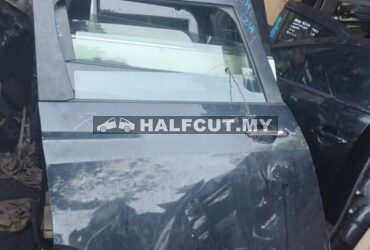MAZDA BIANTE SIDE DOOR R/R
