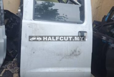 DAIHATSU GRAN MAX SIDE DOOR R/R