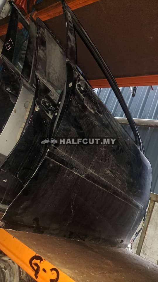 TOYOTA HARRIER ACU30 FRONT DOOR F/R