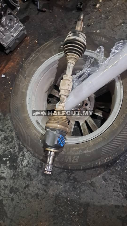 TOYOTA WISH 20 2ZR FRONT DRIVE SHAFT LH