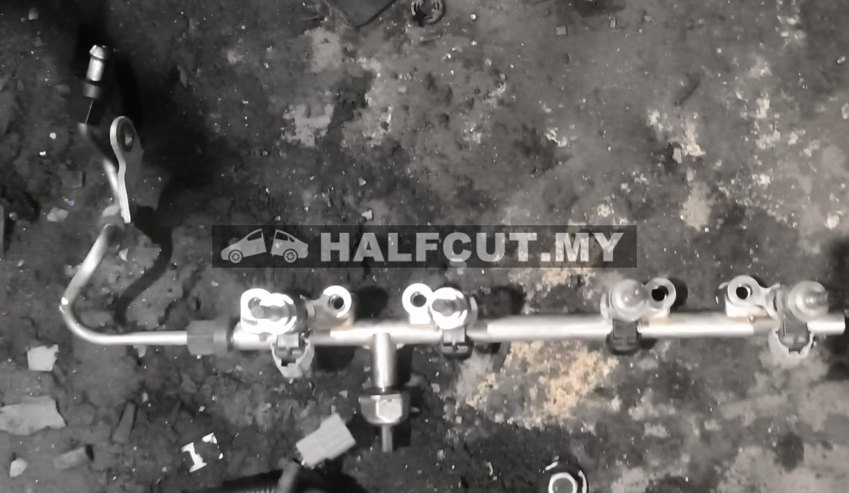 NISSAN SERENA C27 2.0 FUEL RAIL
