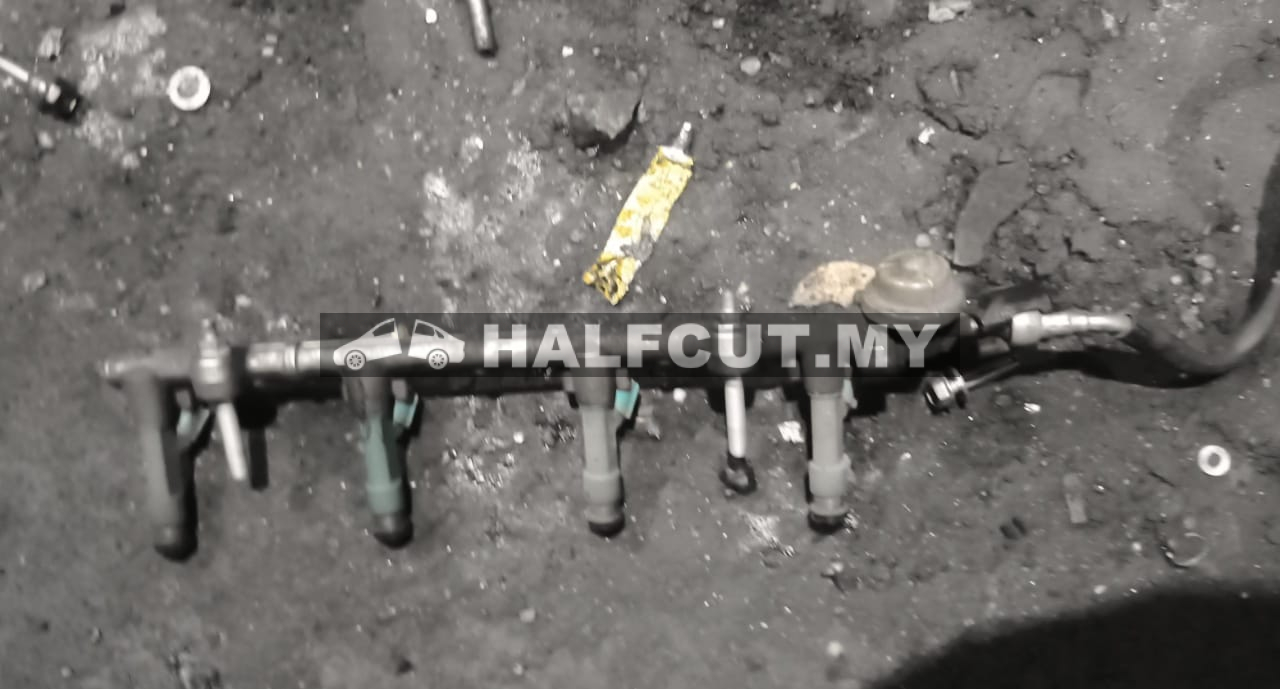 TOYOTA ESTIMA ACR50 2AZ FUEL RAIL