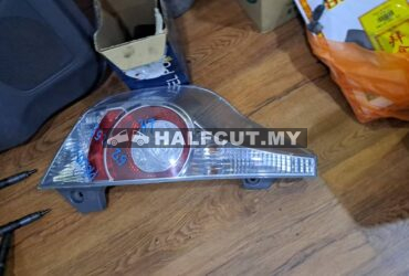 TOYOTA PRIUS C TAIL LAMP (52-252) LH