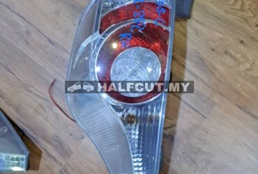TOYOTA PRIUS C TAIL LAMP (52-252) RH