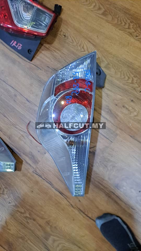 TOYOTA PRIUS C TAIL LAMP (52-252) RH