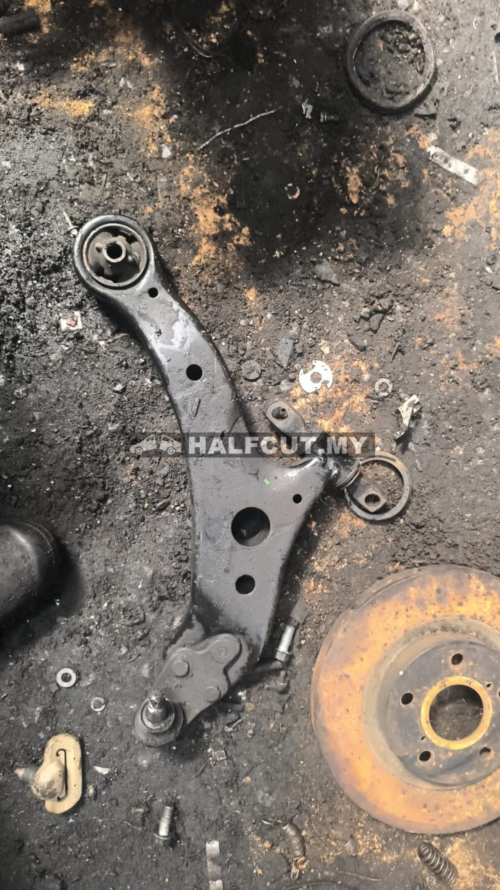 TOYOTA CAMRY ACV40 FRONT LOWER RH