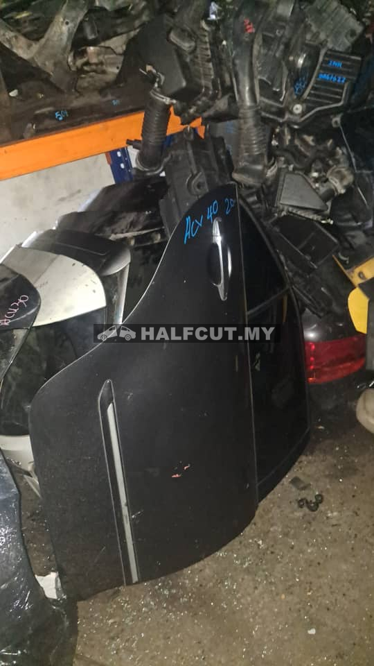 TOYOTA CAMRY ACV40 REAR DOOR R/R